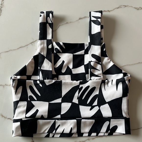 Dazey LA Activewear Ani Figures Printed Sports Bra Size Small - Picture 5 of 8